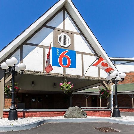 Motel 6-Trenton, On Екстериор снимка