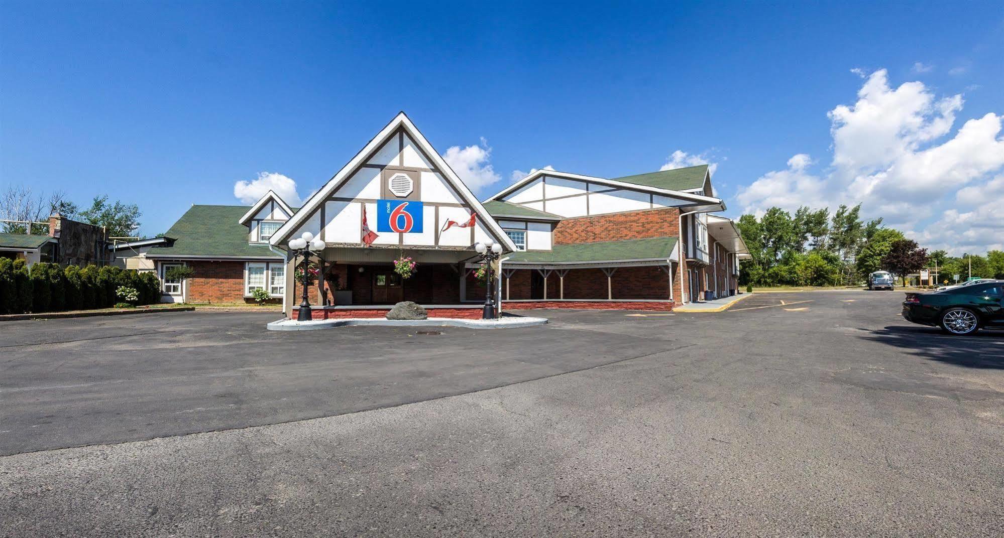 Motel 6-Trenton, On Екстериор снимка